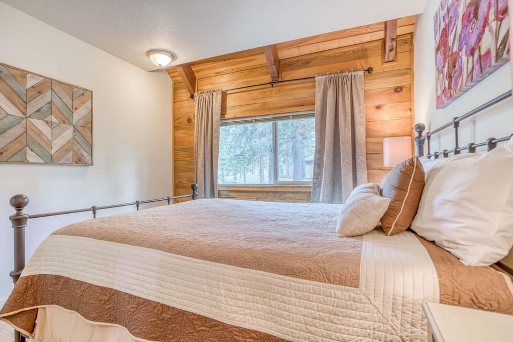 Photo of Bedroom in Deer Park