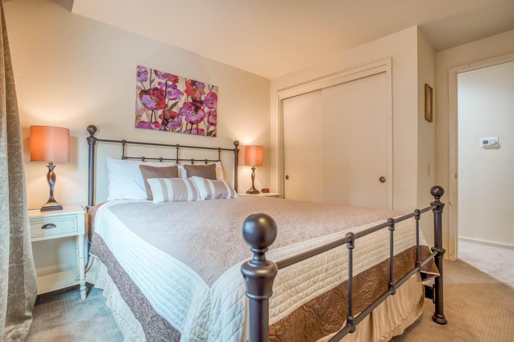 Photo of Bedroom in Deer Park