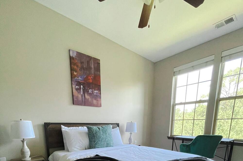 Photo of Bedroom in Ferndale