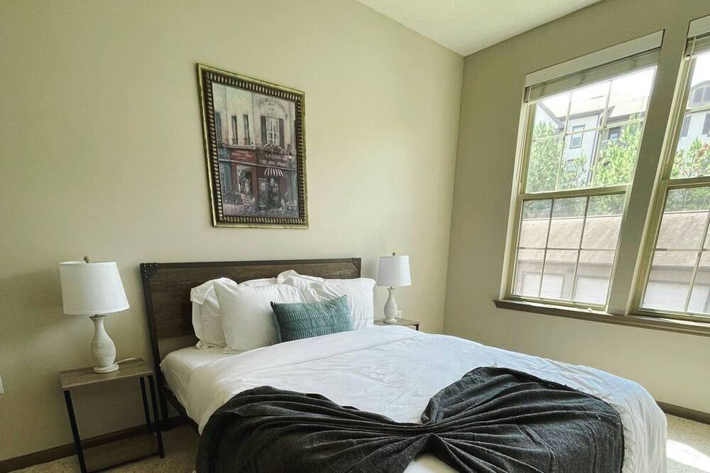 Photo of Bedroom in Ferndale