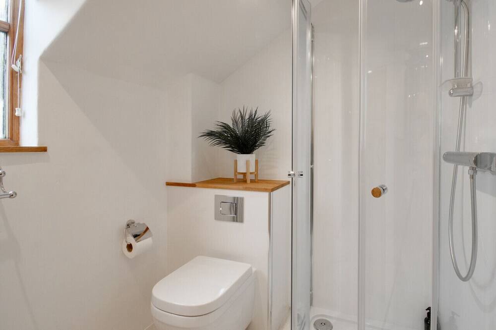 Photo of Bathroom in West Down