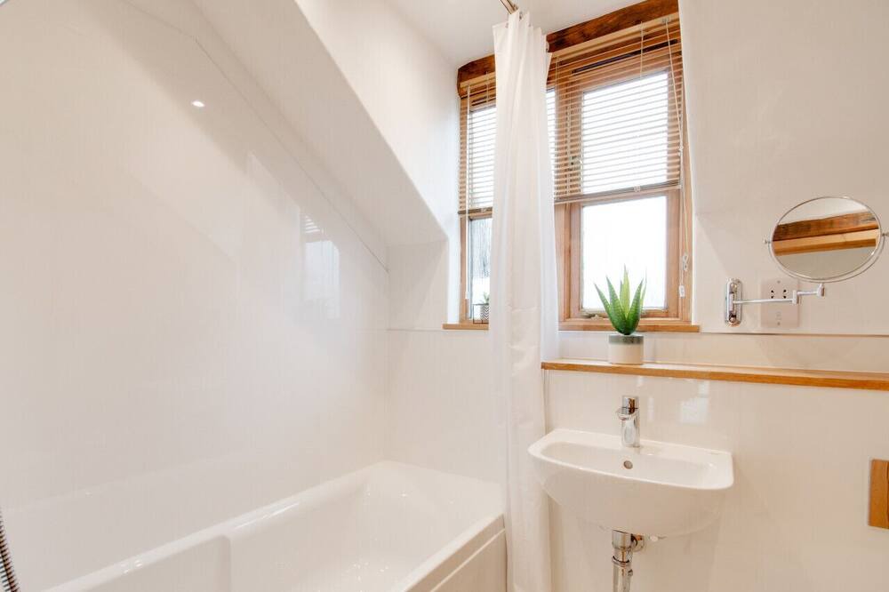 Photo of Bathroom in West Down
