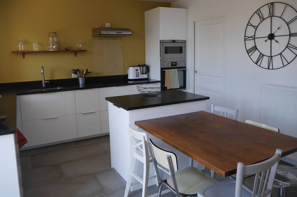 Photo of Kitchen in Nanton