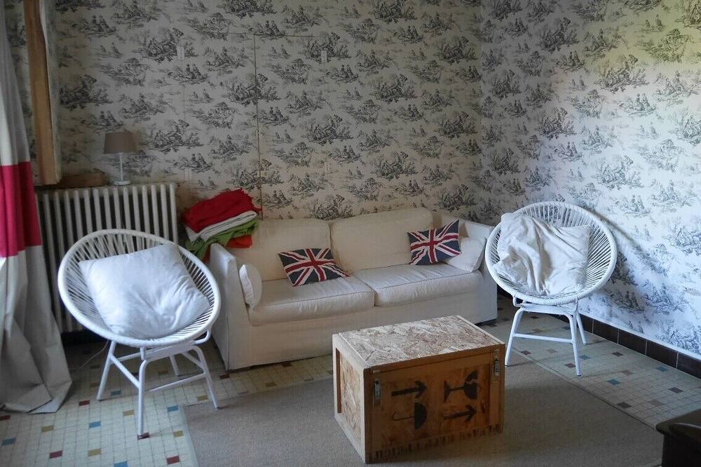 Photo of Livingroom in Nanton
