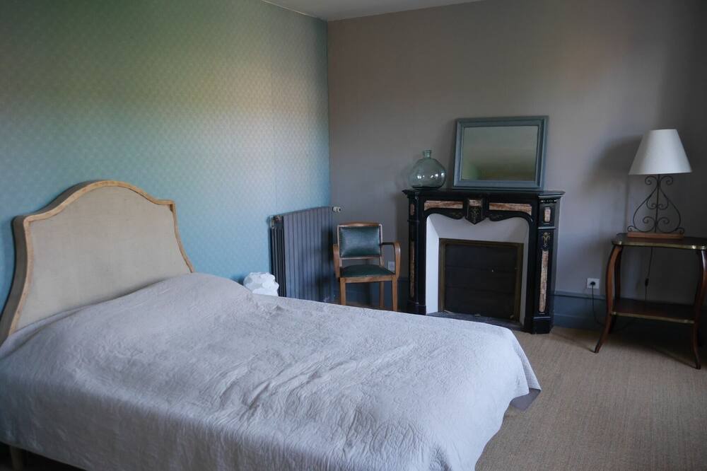 Photo of Bedroom in Nanton