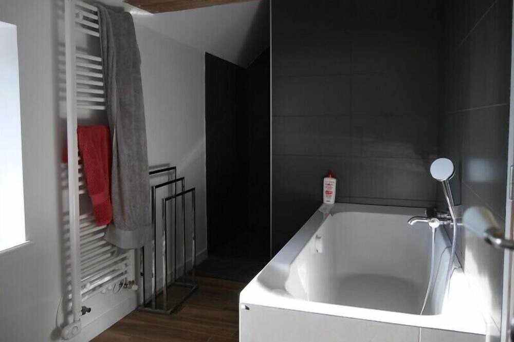Photo of Bathroom in Nanton