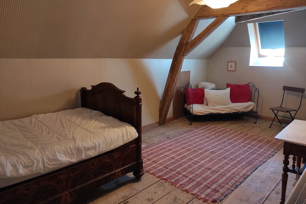 Photo of Bedroom in Nanton