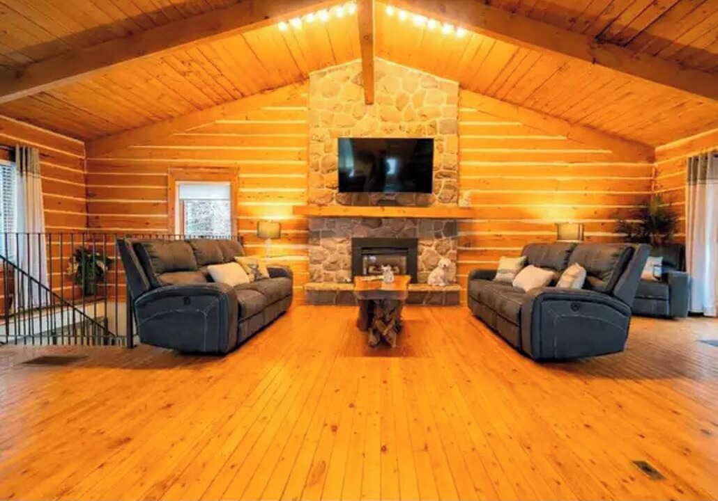 Photo of Livingroom in Glen Huron