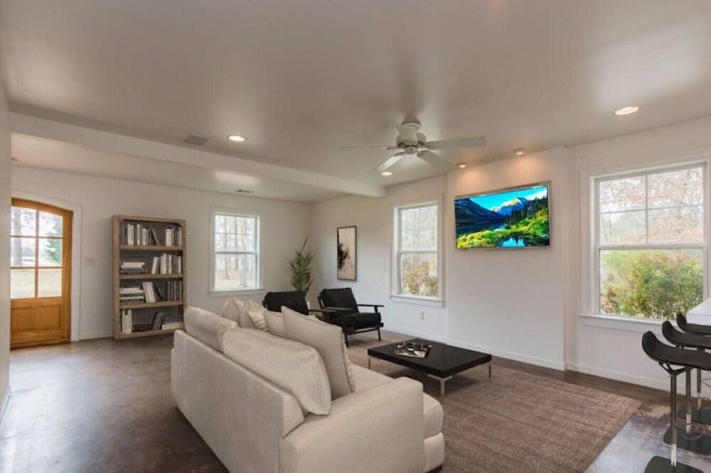 Photo of Others in Social Circle