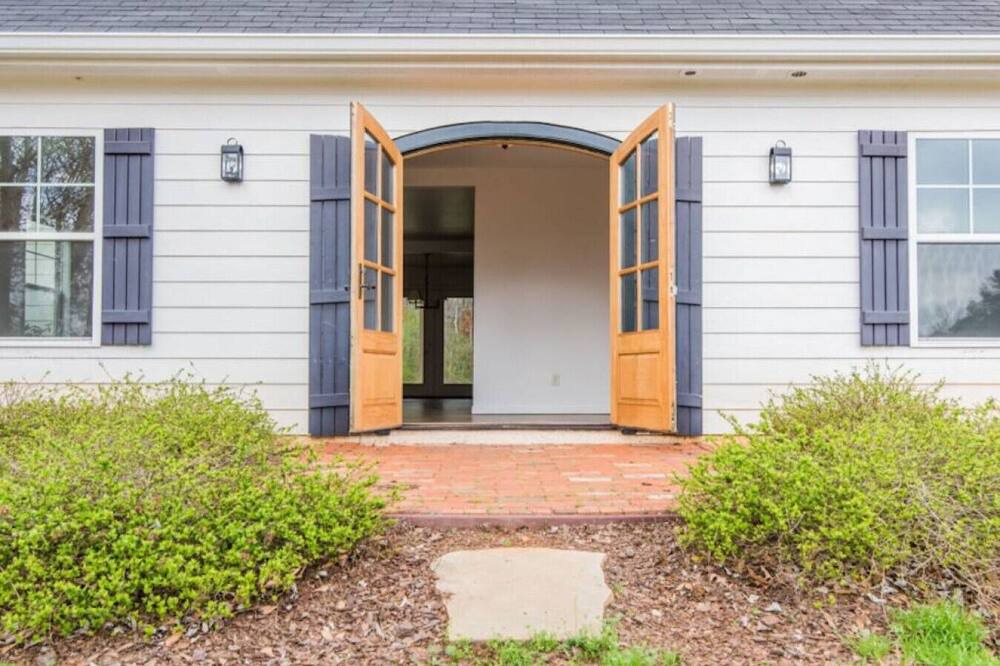 Photo of Others in Social Circle