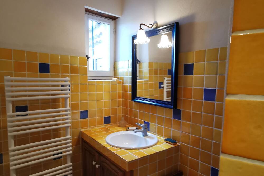 Photo of Bathroom in Lurs