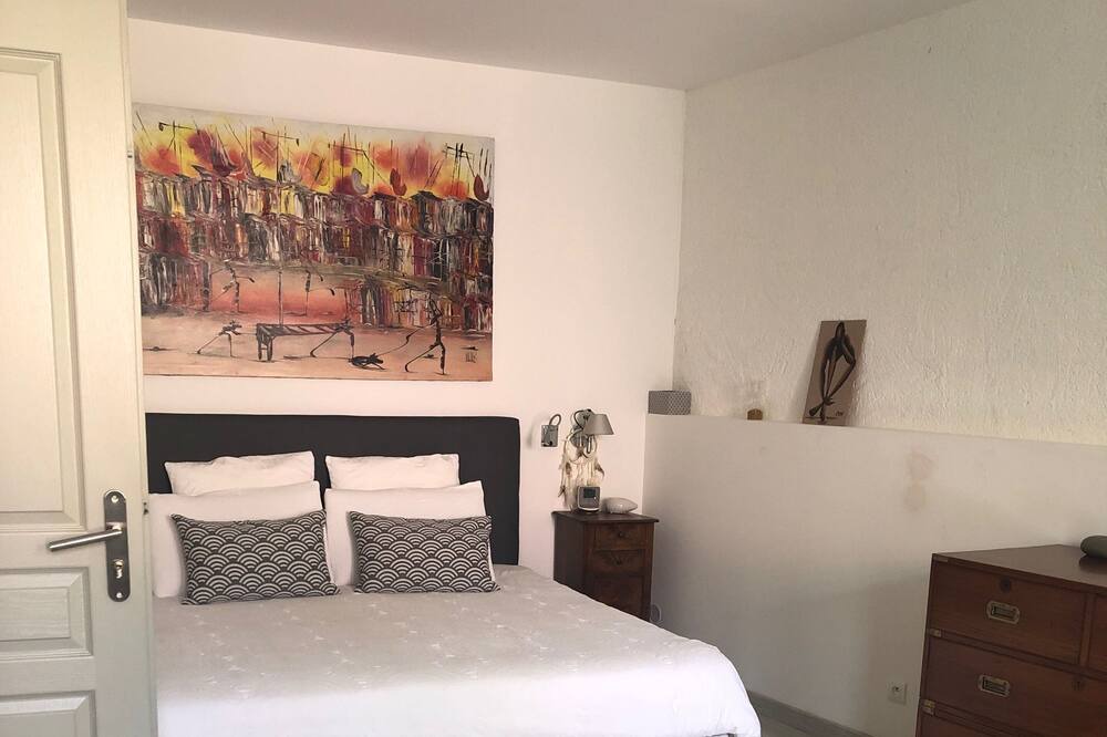 Photo of Bedroom in Manthelan