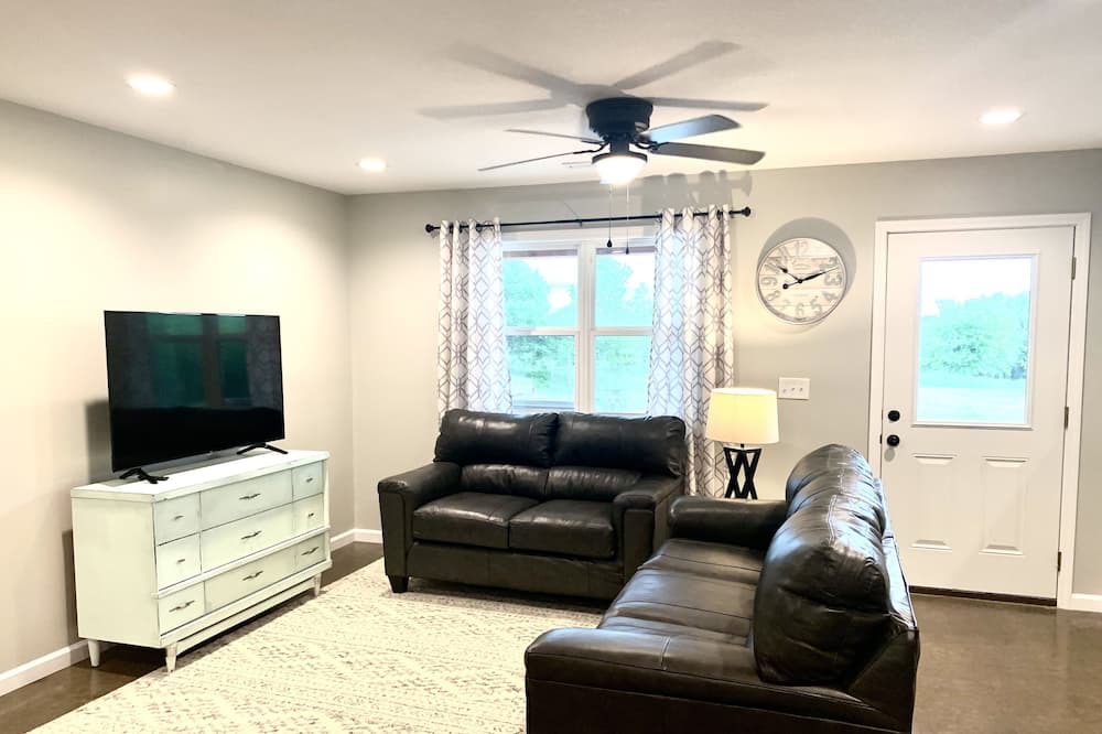 Photo of Livingroom in Stoutsville