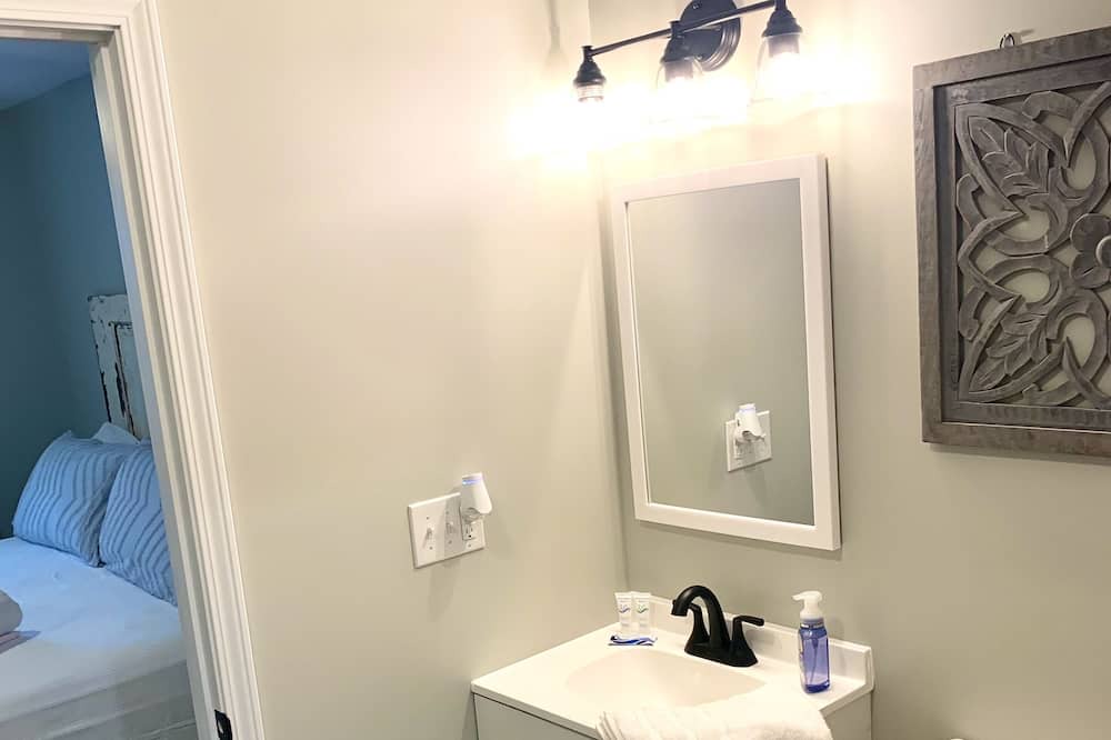 Photo of Bathroom in Stoutsville