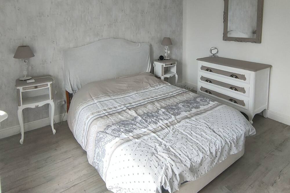 Photo of Bedroom in Villefranche-de-Rouergue