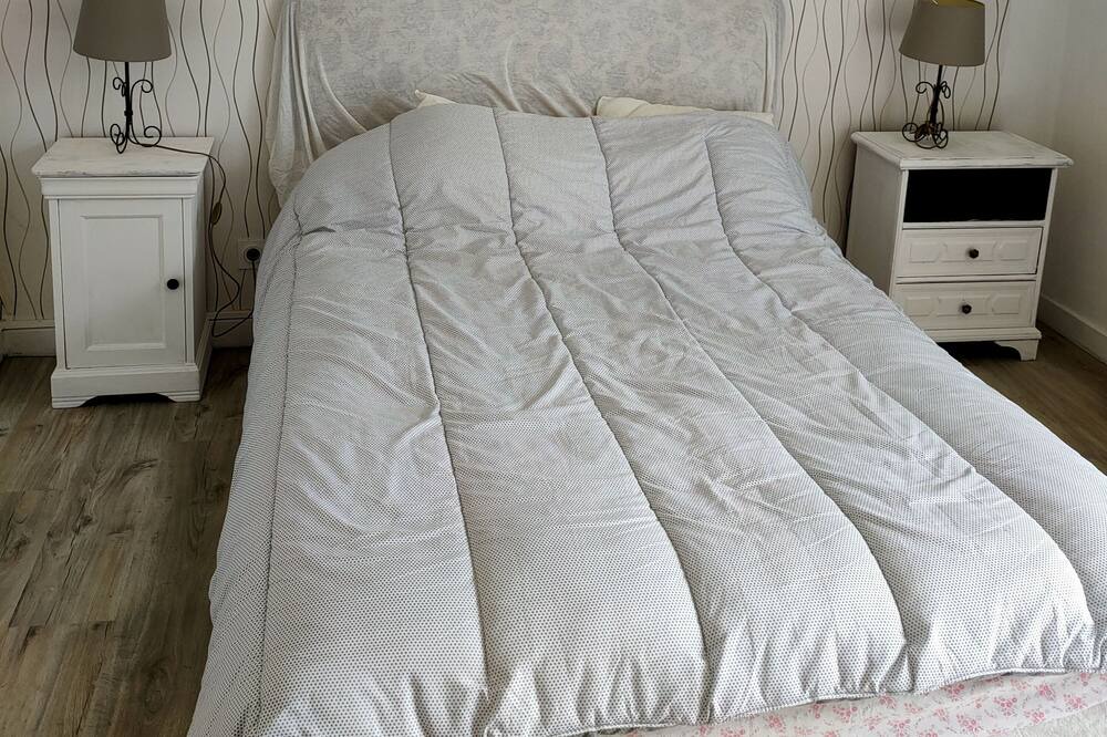 Photo of Bedroom in Villefranche-de-Rouergue