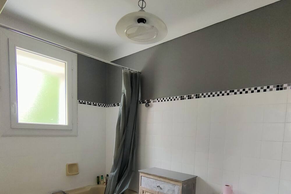 Photo of Bathroom in Villefranche-de-Rouergue