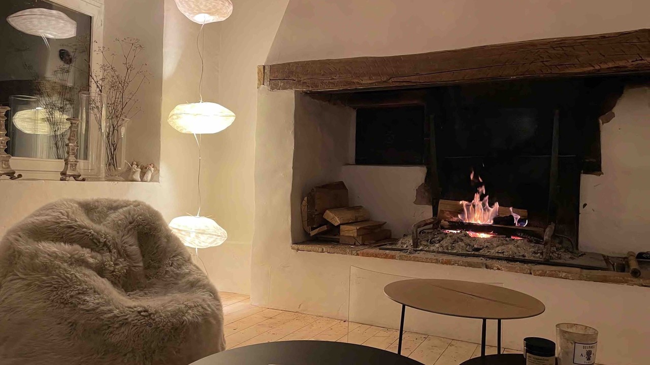 Photo of Others in Alan