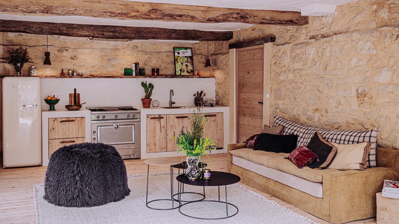 Photo of Others in Alan