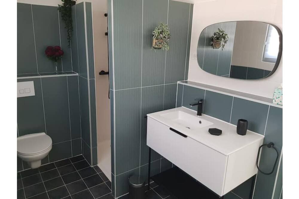 Photo of Bathroom in Milly-la-Foret