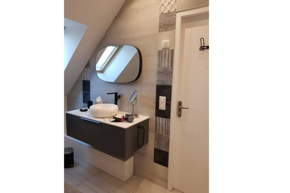 Photo of Bathroom in Milly-la-Foret