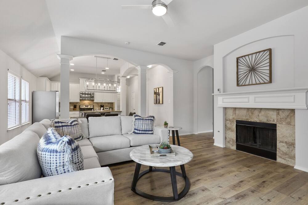 Photo of Livingroom in Little Elm