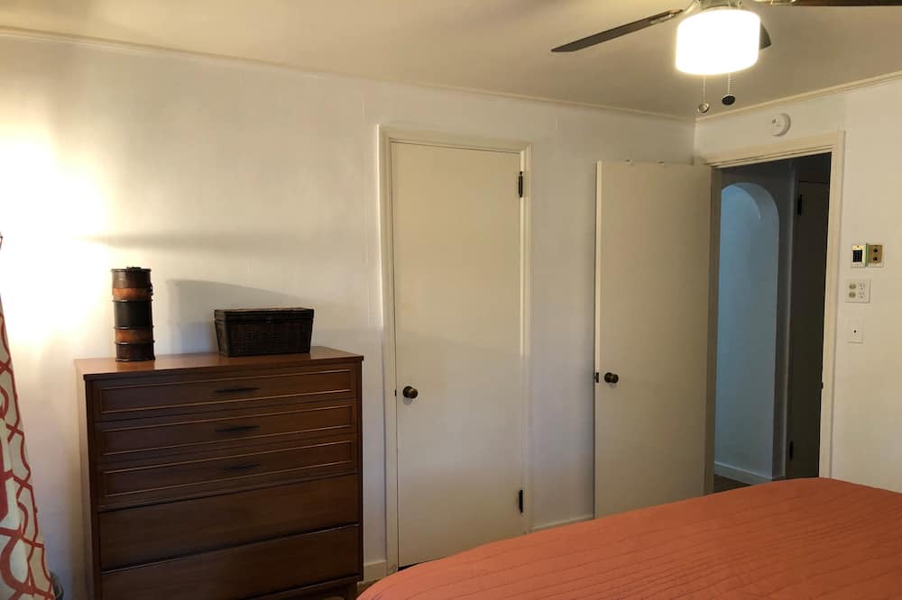 Photo of Bedroom in Penn Hills
