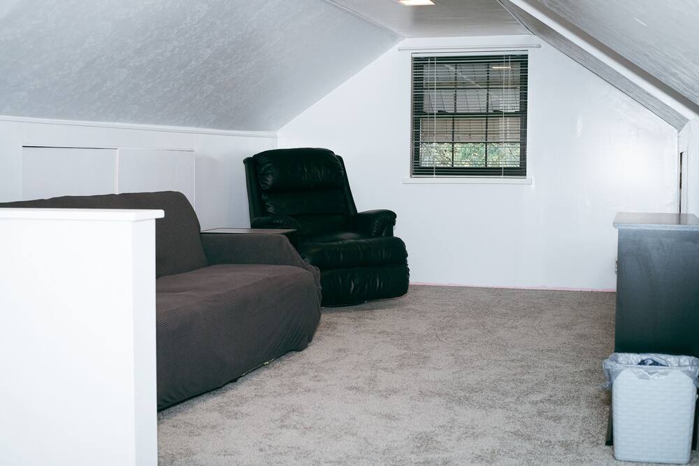 Photo of Livingroom in Penn Hills