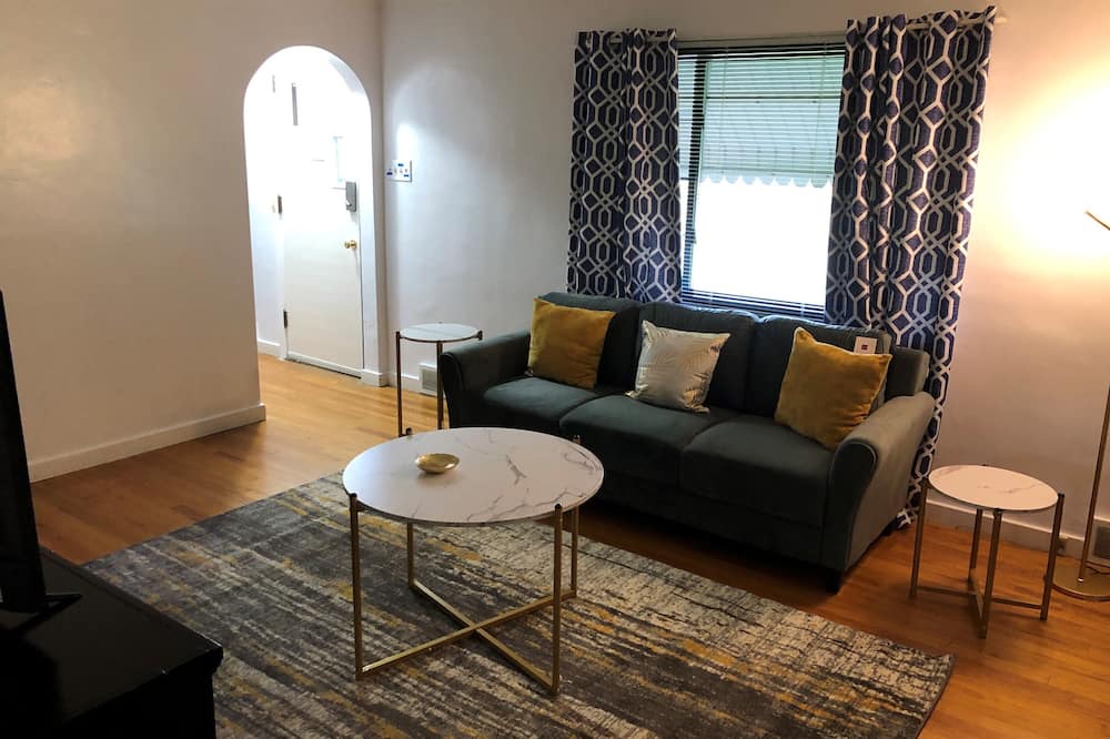 Photo of Livingroom in Penn Hills