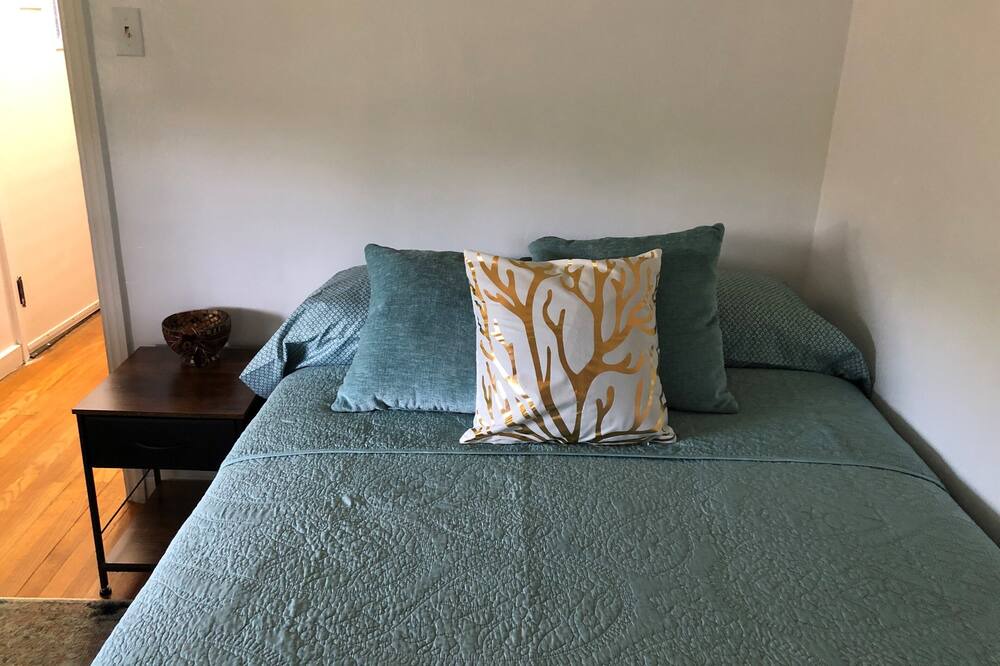 Photo of Bedroom in Penn Hills