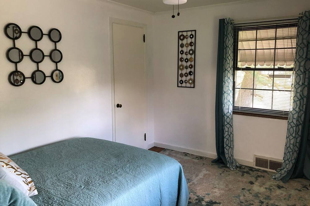 Photo of Bedroom in Penn Hills