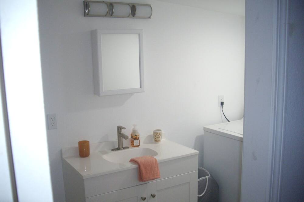Photo of Bathroom in Donna
