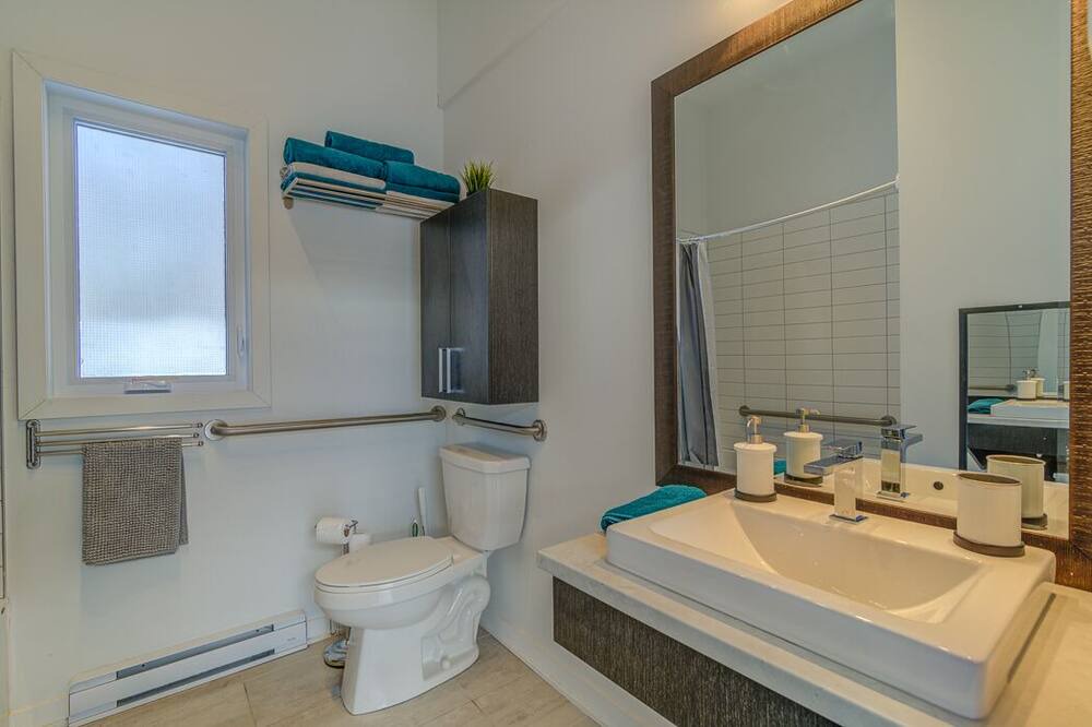 Photo of Bathroom in Chertsey