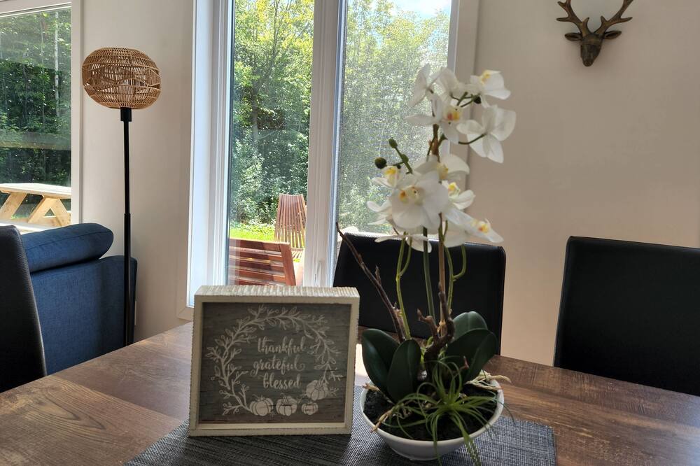 Photo of Livingroom in Chertsey