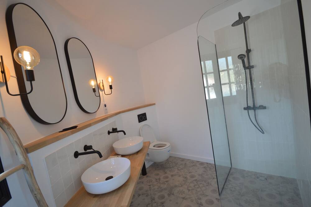 Photo of Bathroom in Vall-Llobrega