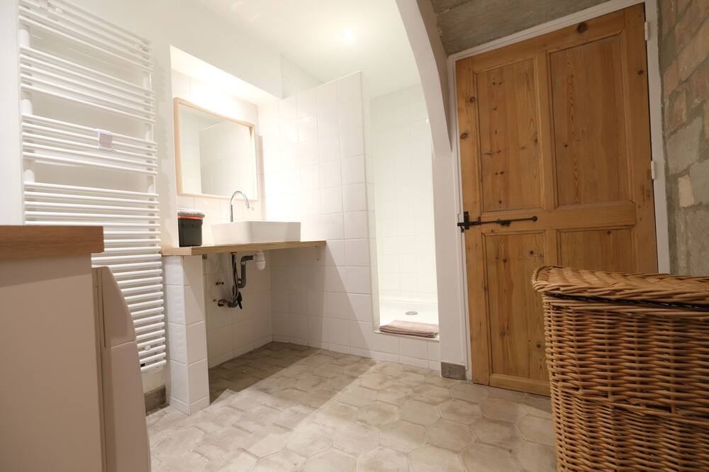Photo of Bathroom in Barbentane