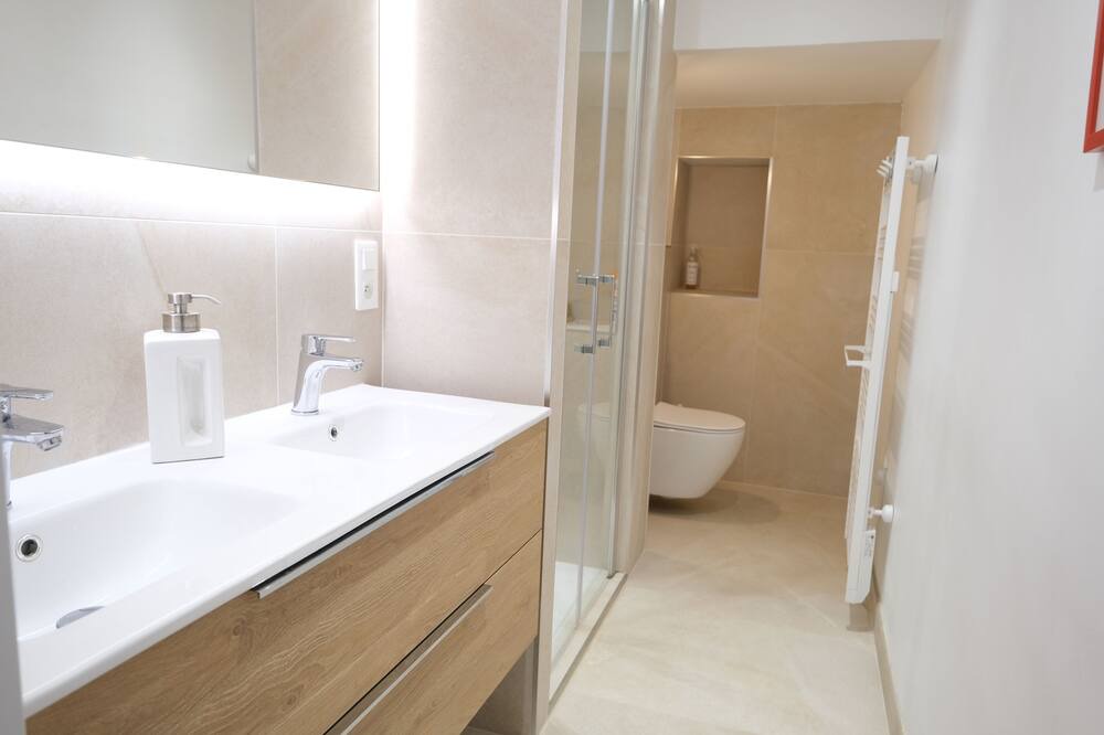 Photo of Bathroom in Barbentane