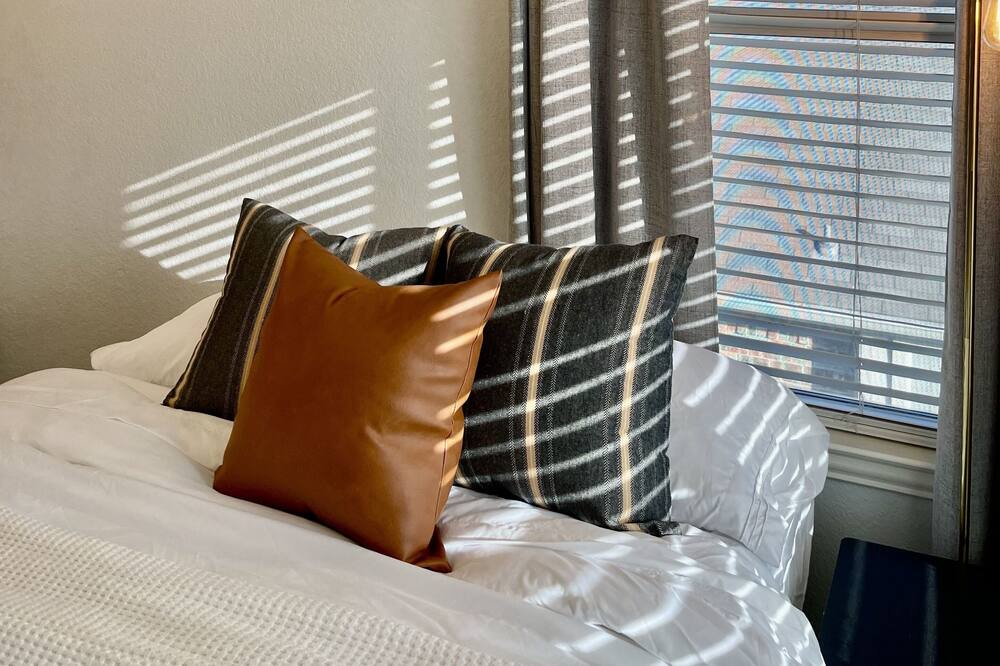 Photo of Bedroom in Garland