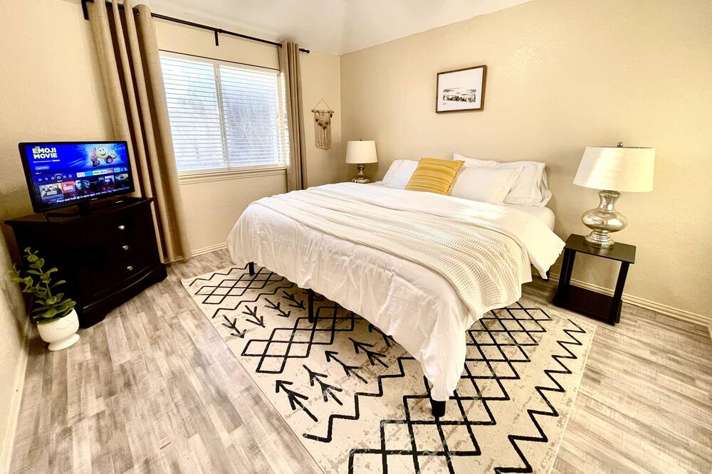 Photo of Bedroom in Garland