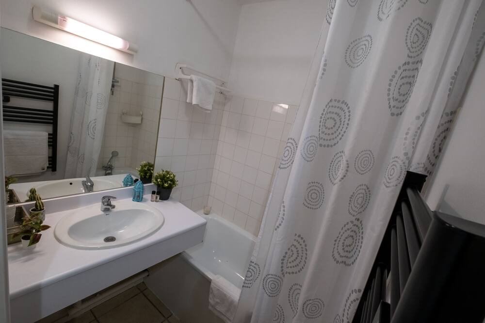 Photo of Bathroom in Compans-Caffarelli