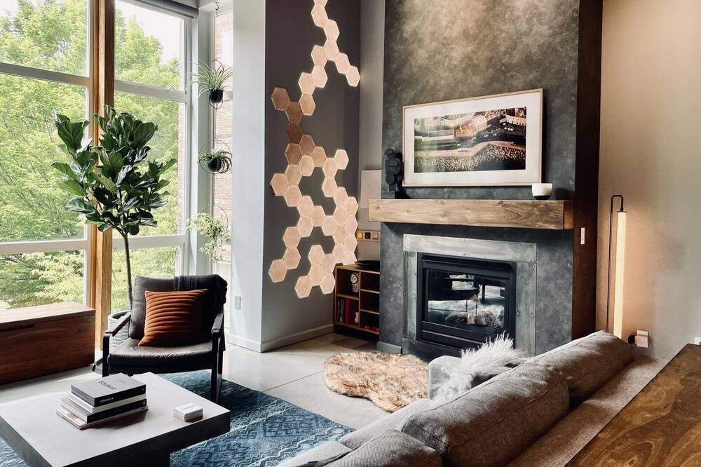 Photo of Livingroom in Miller Park