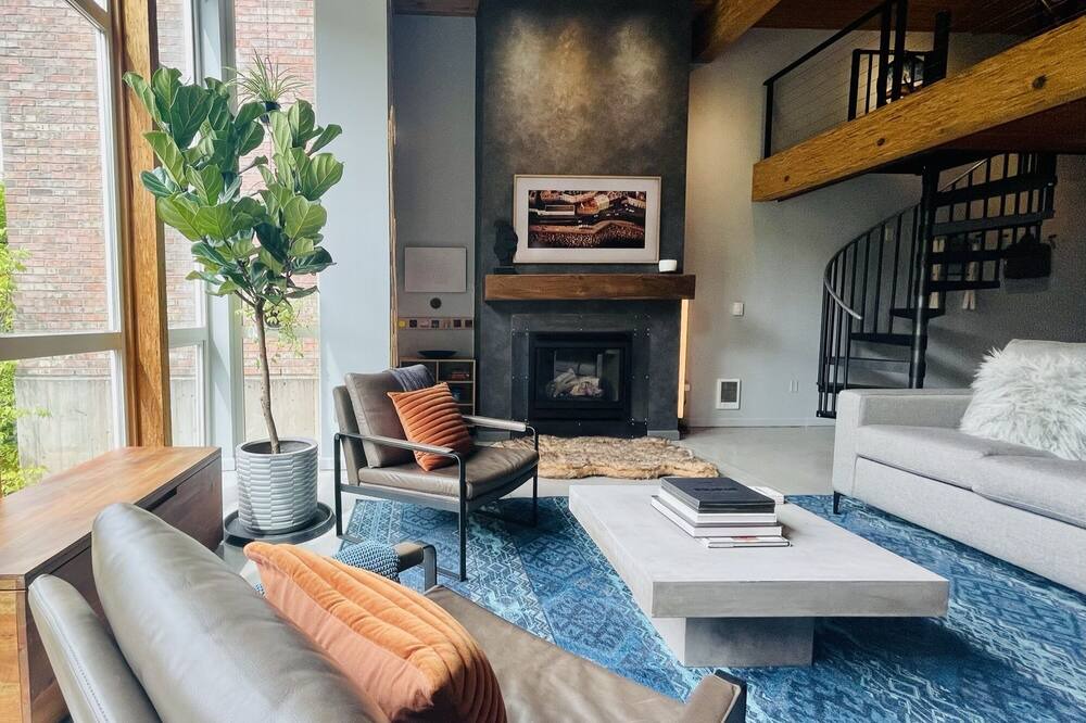 Photo of Livingroom in Miller Park