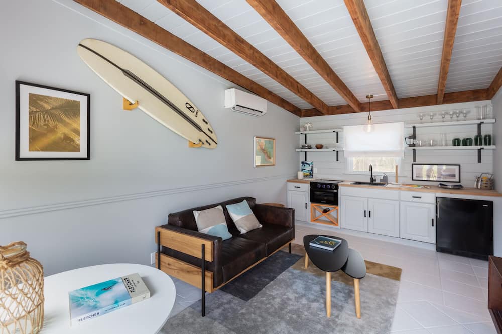 Photo of Livingroom in Hampton Bays