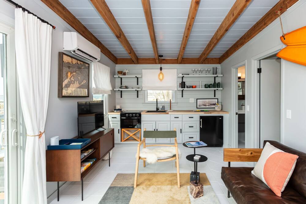 Photo of Livingroom in Hampton Bays