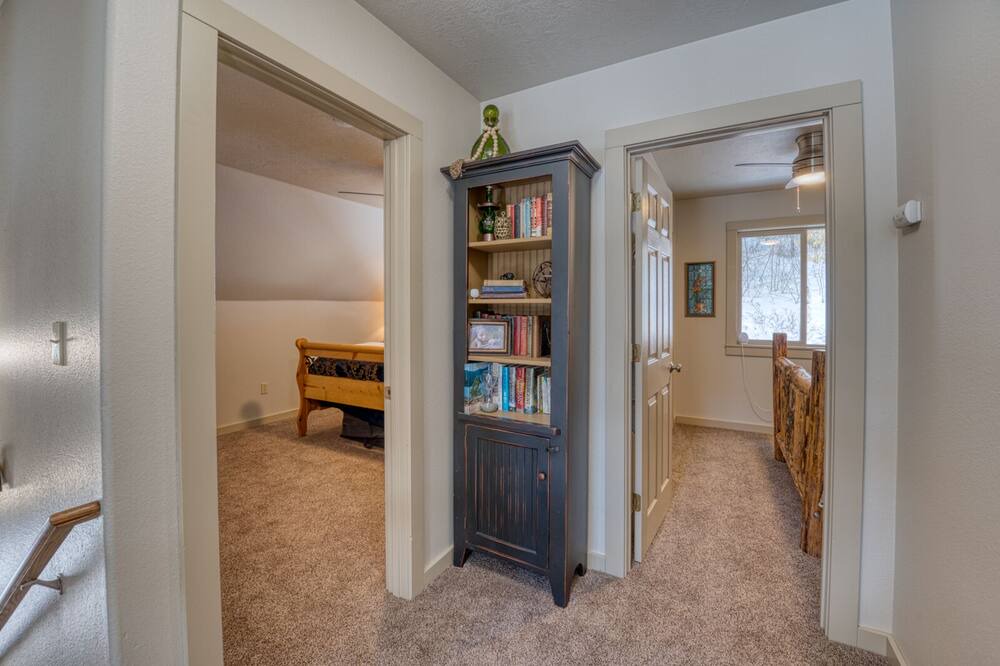 Photo of Bedroom in Garden Valley