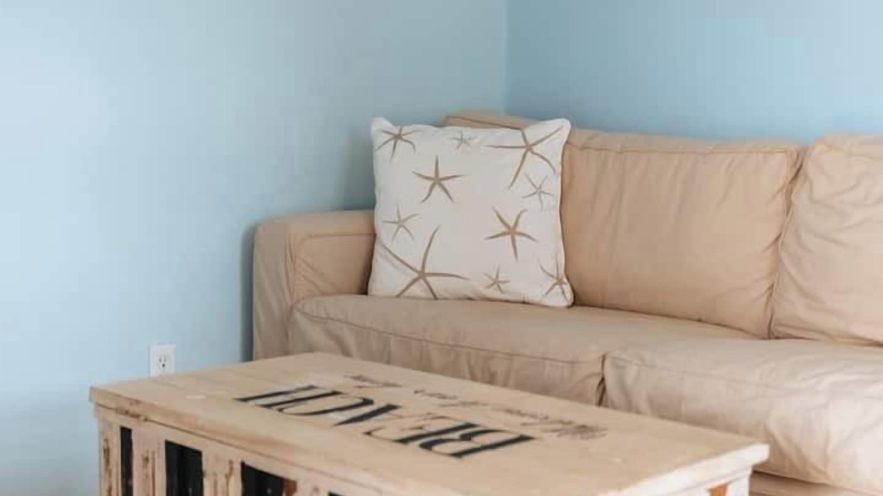 Photo of Livingroom in Easton's Point