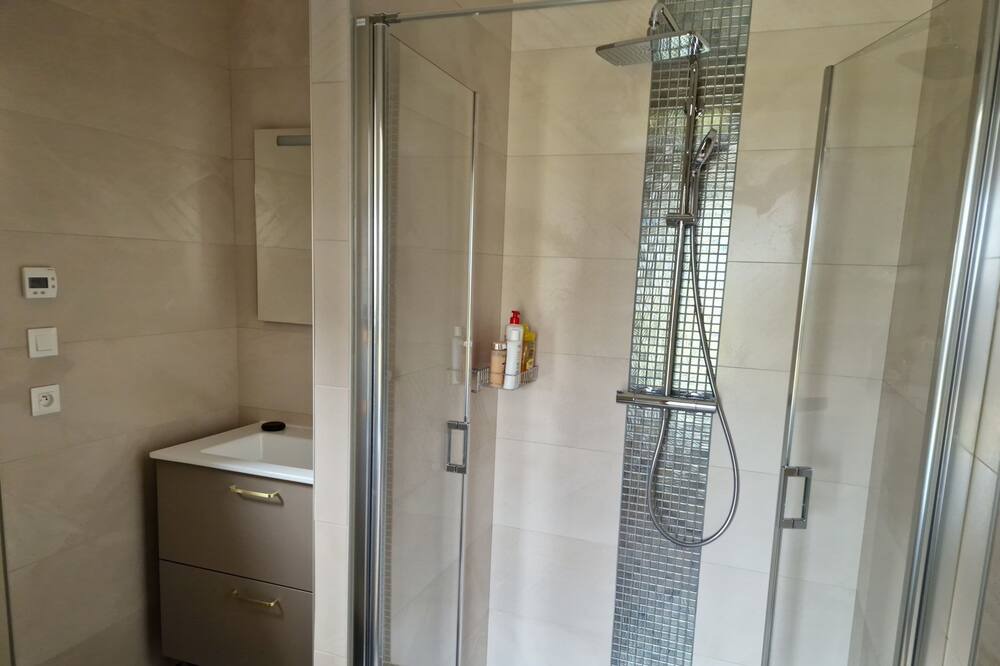 Photo of Bathroom in Saint-Aubin-sur-Scie