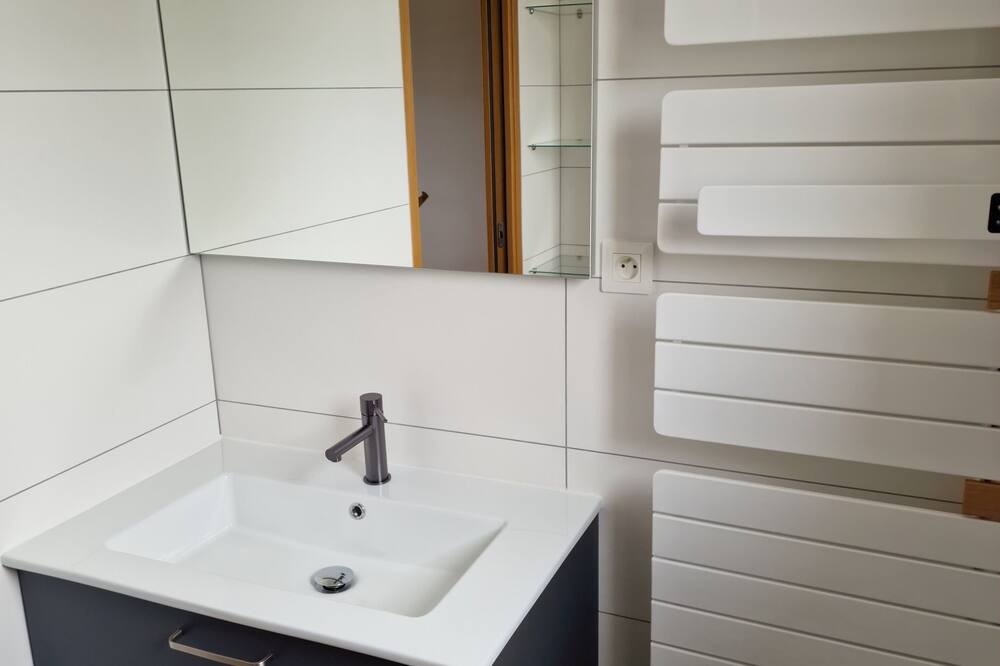 Photo of Bathroom in Saint-Aubin-sur-Scie