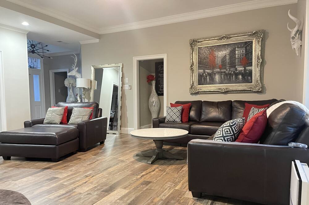 Photo of Livingroom in Corinth