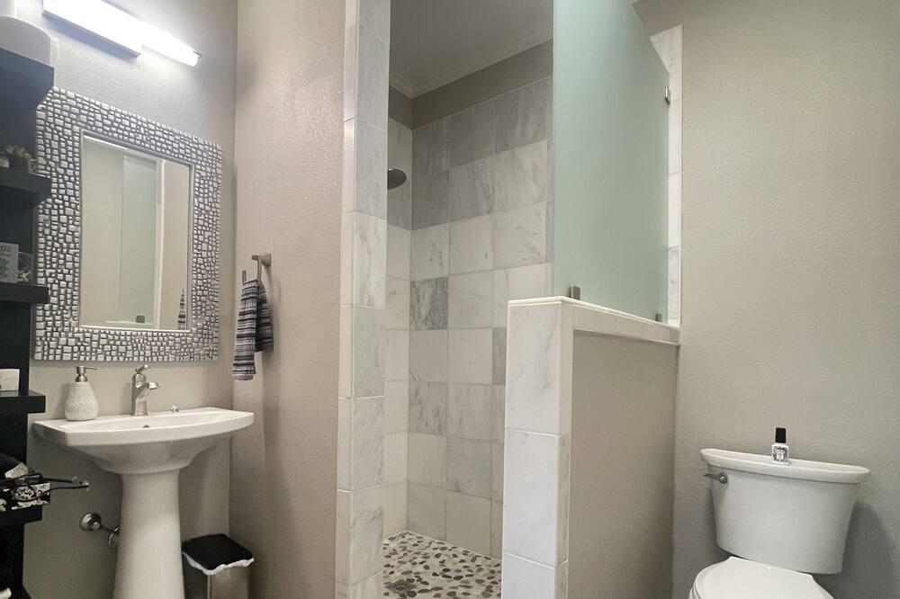 Photo of Bathroom in Corinth
